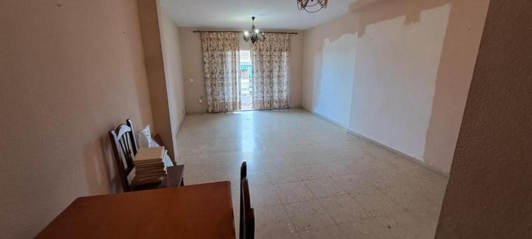 Piso en venta en Córdoba, Av. Barcelona - Viñuela - Rescatado photo 0