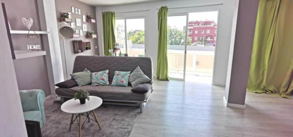 Piso en venta en Guía de Isora, Playa de San Juan photo 0