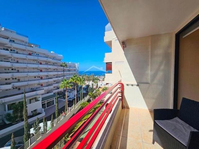 Piso en venta en Playa de las Américas photo 0