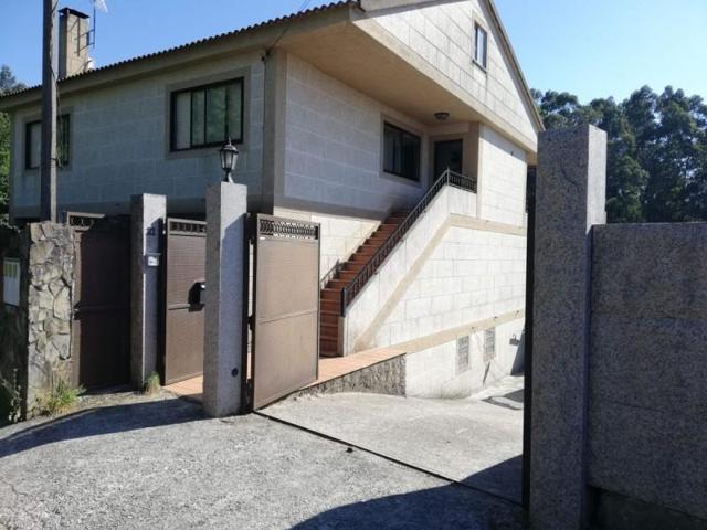 Adosada en venta en Redondela, Parada 1 photo 0