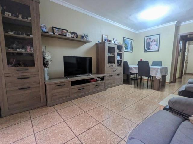 Piso en venta en L'Hospitalet de Llobregat, La Florida photo 0