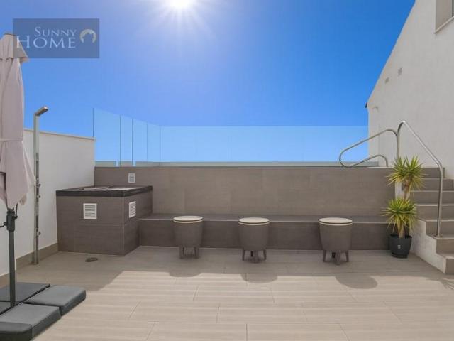 Apartamento en venta en Benalmádena photo 0