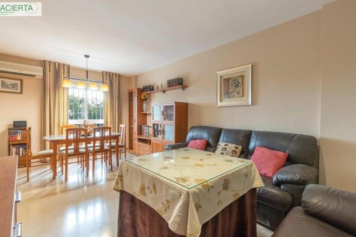 Adosada en venta en Maracena, Zona metropolitana photo 0