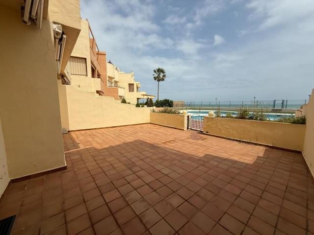 Planta baja en venta en Tavernes de la Valldigna, Primera linea de playa goleta photo 0