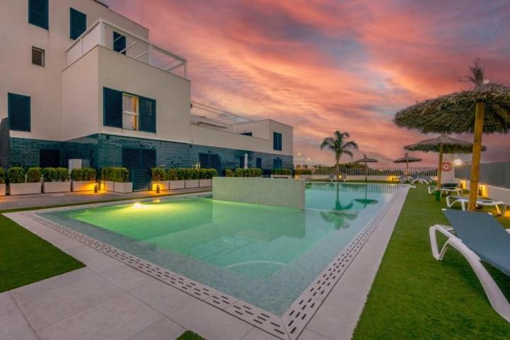 Apartamento en venta en Orihuela Costa, Playa Flamenca photo 0