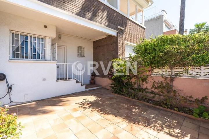 Adosada en venta en Torredembarra, Els Munts photo 0