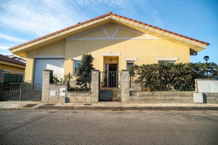 Chalet en venta en Vargas, Cantabria photo 0