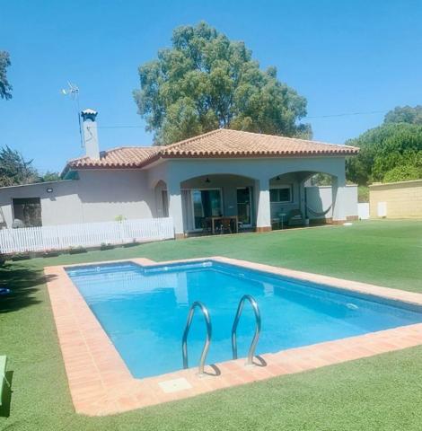Chalet en venta en Chiclana de la Frontera, Pinar de los franceses photo 0