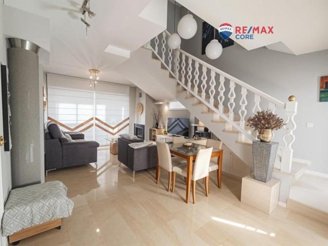 Adosada en venta en Badajoz, Ciudad Jardín photo 0