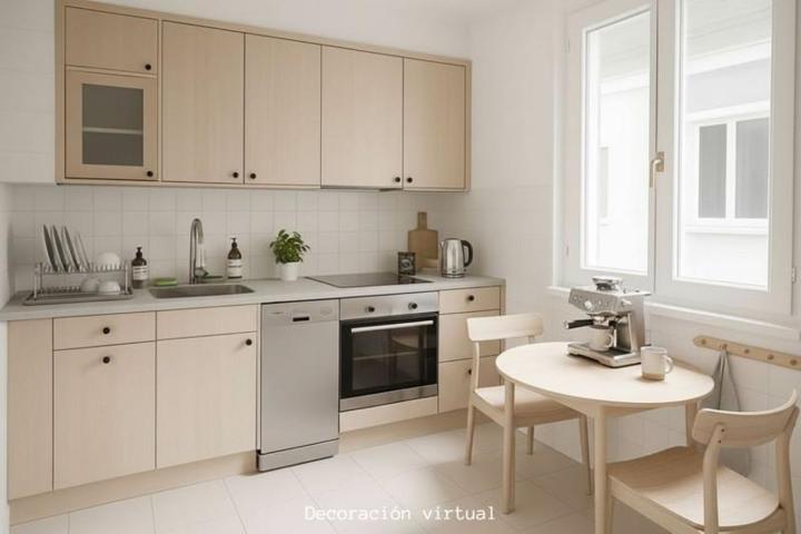 Piso en venta en Vitoria-Gasteiz, Centro photo 0