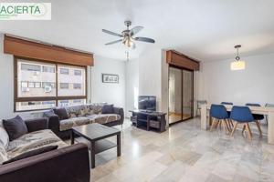 Piso en venta en Granada, Gran capitan photo 0