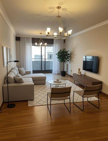 Piso en venta en Vigo, Corte Inglés photo 0