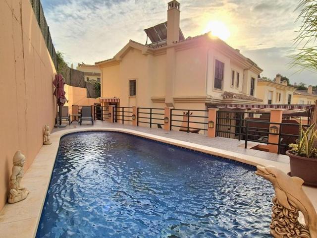 Adosada en venta en Fuengirola, Los Pacos photo 0