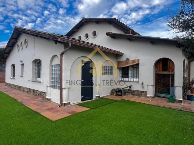 Chalet en venta en la Garriga photo 0