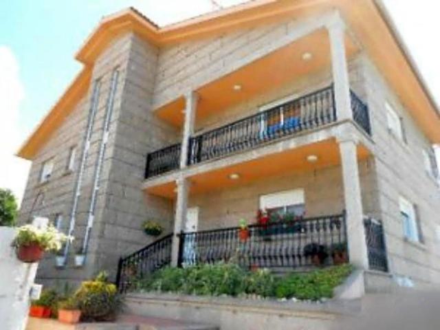 Chalet en venta en Vigo, Bembrive photo 0