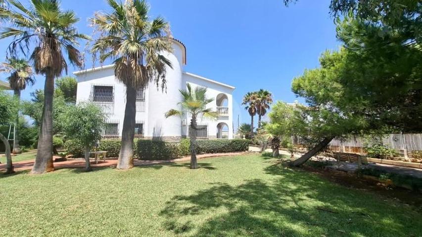 Chalet en venta en Denia, Les Bassetes-El Marjal photo 0