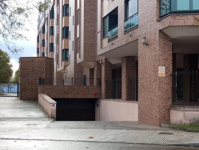 Garaje en alquiler en Oviedo, Oviedo photo 0