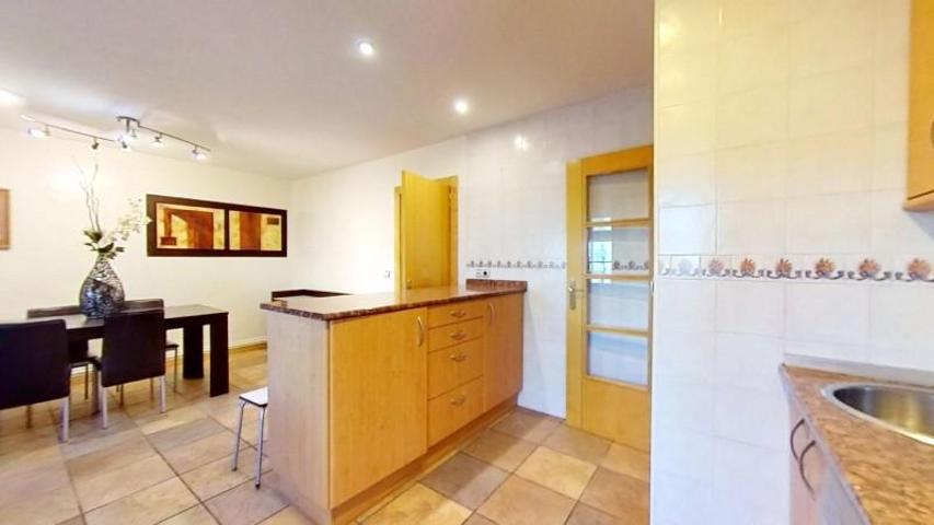 Piso en alquiler en Pamplona, Chantrea photo 0