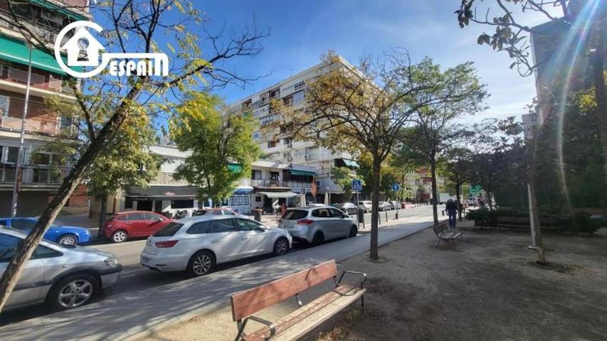 Piso en alquiler en Madrid, Aguilas photo 0