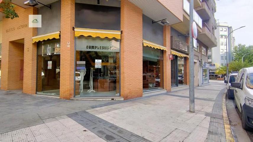 Local comercial en alquiler en Huesca, Centro - San Lorenzo photo 0