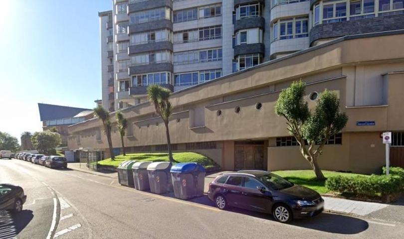 Local comercial en alquiler en Santander, Sardinero photo 0