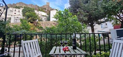 Apartamento en venta en Zahara de la Sierra, Andalucia photo 0
