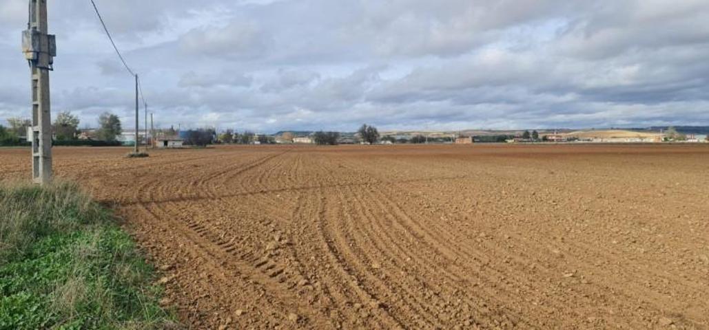 Casa en venta en Cubillas de Santa Marta, Vegalatorre photo 0