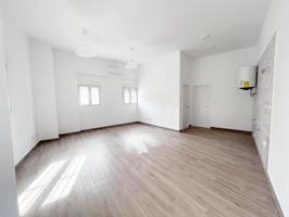 Apartamento en venta en San Juan de Aznalfarache, Barrio Alto photo 0