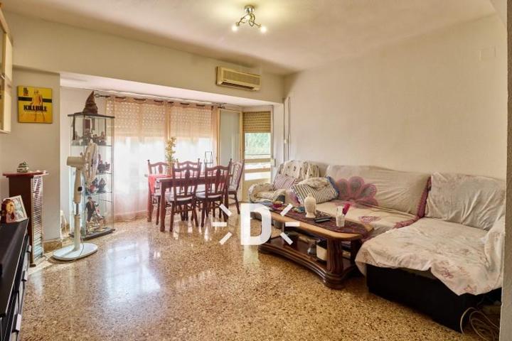 Piso en venta en Benetússer, Barrio de la estacion 4 photo 0