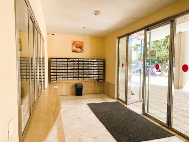 Piso en venta en Sevilla, Avenida de las Ciencias photo 0