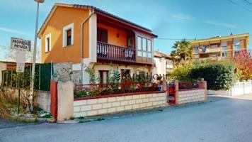 Chalet en venta en Los Corrales de Buelna, Corrales de Buelna Los photo 0