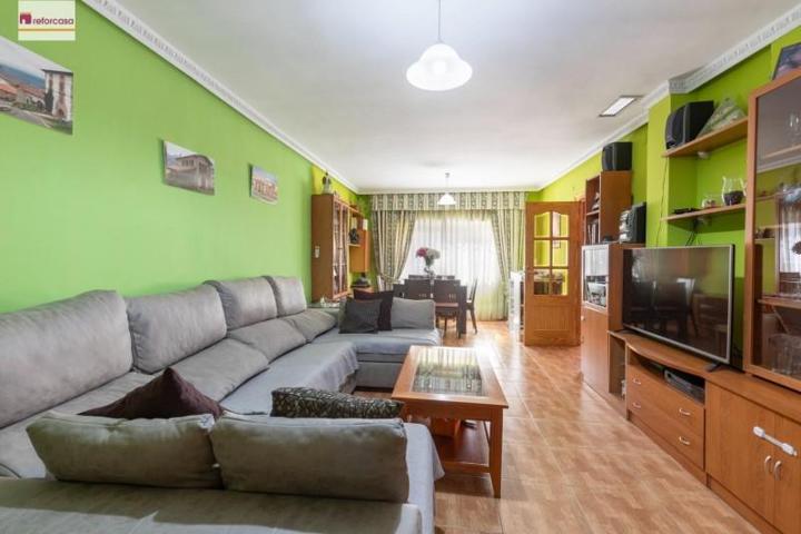 Bungalow en venta en Armilla, Colegio Tierno Galván photo 0