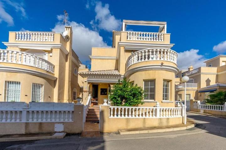 Duplex en venta en Orihuela Costa, Los Altos photo 0