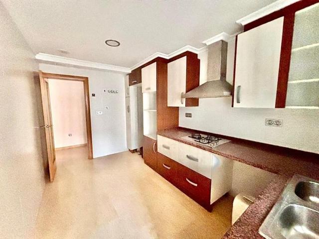 Piso en venta en Elche, Corazon de Jesus photo 0