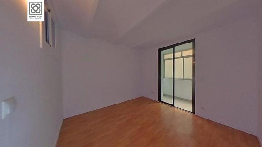Piso en venta en Barcelona, El Poble-sec photo 0