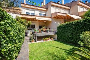 Adosada en venta en Petrer, Comunidad valenciana photo 0