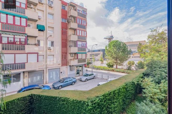 Piso en venta en Granada, Jardin de la reina photo 0