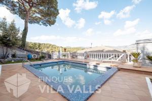 Chalet en venta en Bigues i Riells, FONT DEL BOU photo 0