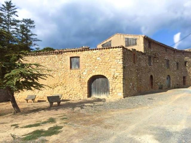 Casa con terreno en venta en Cornudella de Montsant, Albarca photo 0