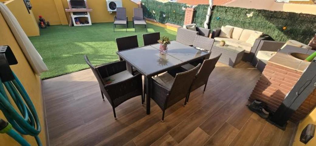 Adosada en venta en Málaga, Puerto de la Torre photo 0