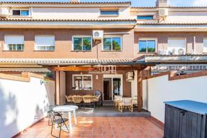 Adosada en venta en Bétera, Mas Camarena photo 0