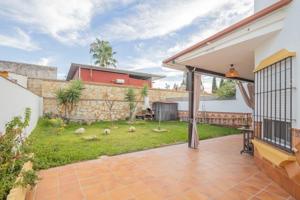 Bungalow en venta en Dos Hermanas, Condequinto photo 0