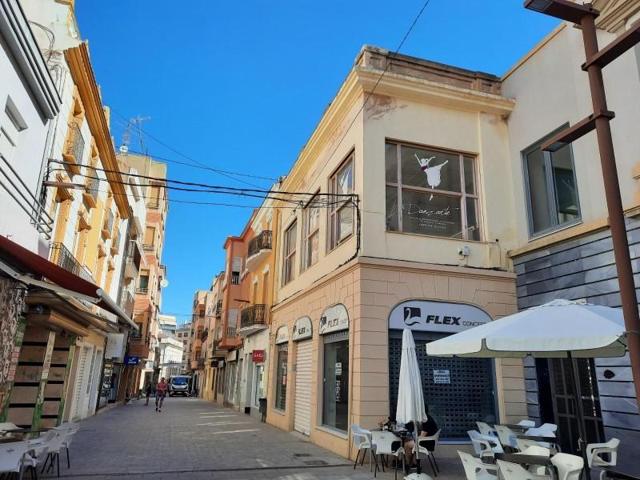 Local comercial en venta en Almansa, Centro photo 0