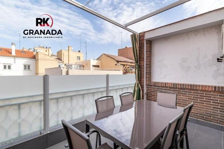 Piso en venta en Granada, Alhamar photo 0