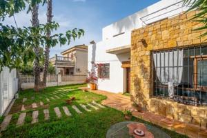 Chalet en venta en Paterna, La Cañada photo 0