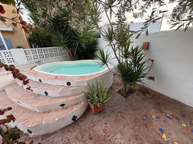 Casa en venta en Oliva, Platja de Oliva photo 0