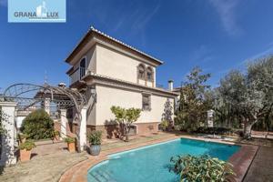 Chalet en venta en Ogíjares, Zona metropolitana photo 0