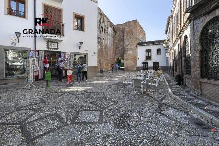 Edificio en venta en Granada, Albaycin photo 0