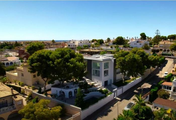 Adosada en venta en Orihuela Costa, La Ciñuelica photo 0