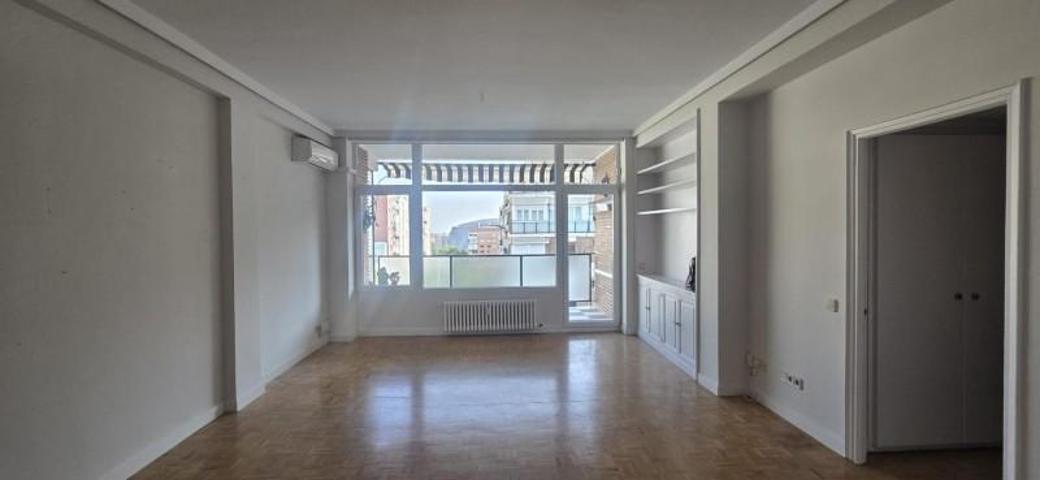 Piso en venta en Madrid, Bernabéu-Hispanoamérica photo 0